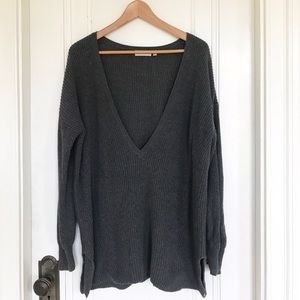 525 America Deep V sweater